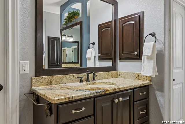 148 Woodlands La Vernia, TX 78121