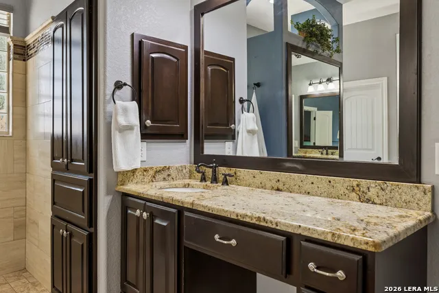 148 Woodlands La Vernia, TX 78121
