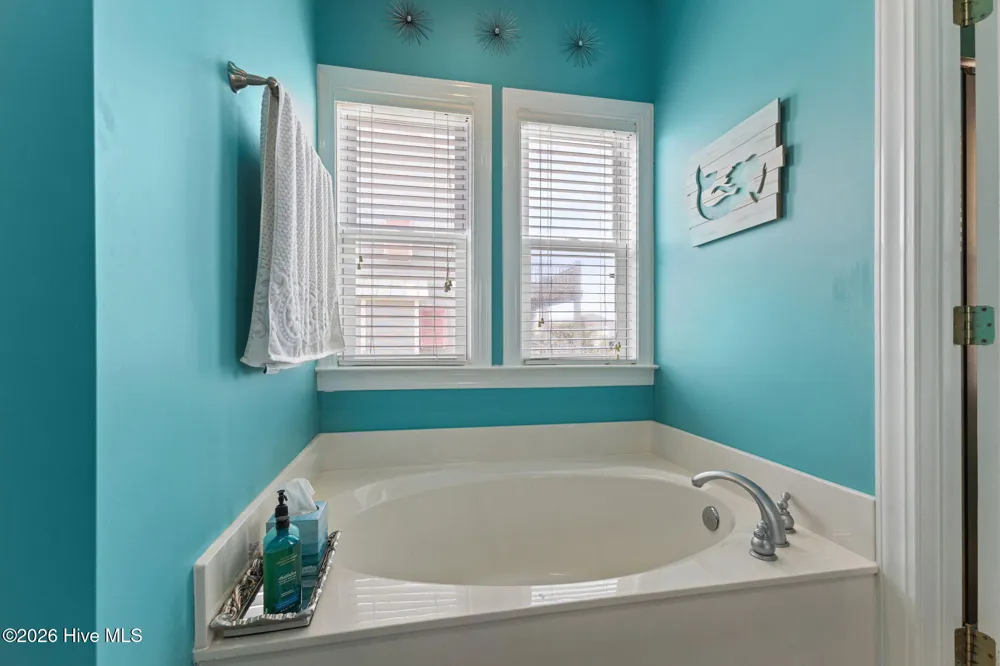 2009 Emerald Drive Emerald Isle, NC 28594