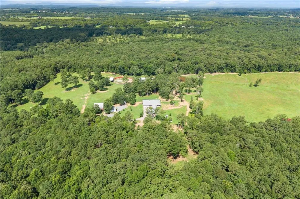 788 Nesbit Loop NE Resaca, GA 30735