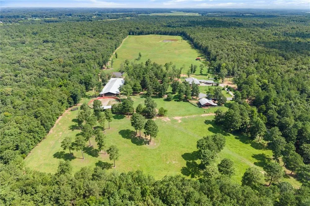 788 Nesbit Loop NE Resaca, GA 30735