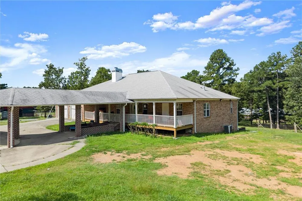 788 Nesbit Loop NE Resaca, GA 30735