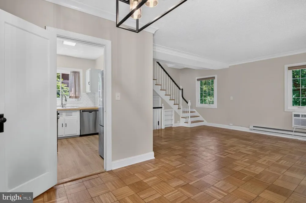 1557 MOUNT EAGLE PLACE Alexandria, VA 22302