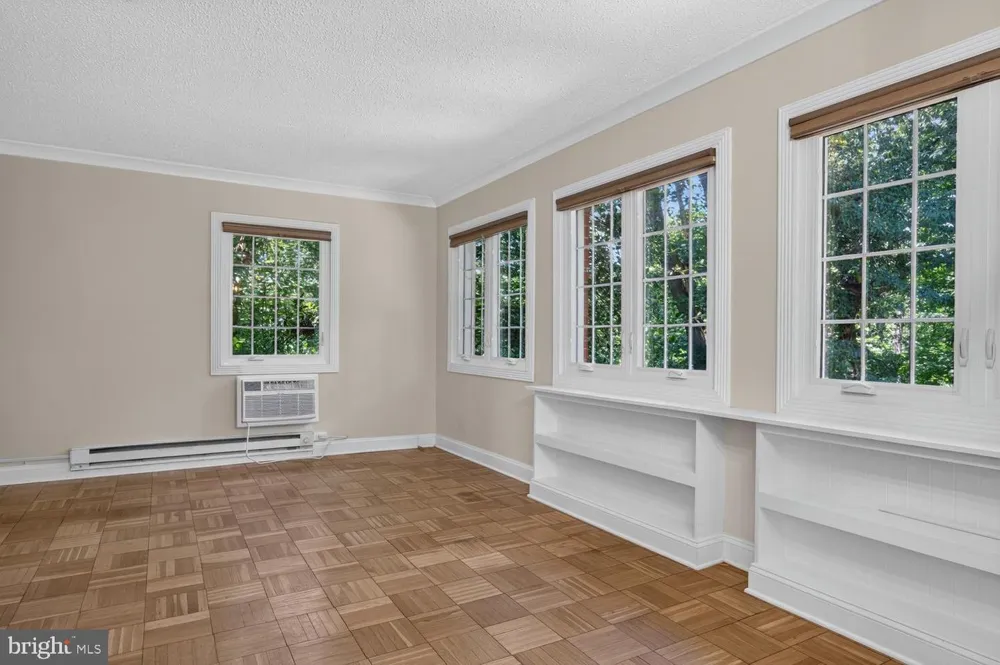 1557 MOUNT EAGLE PLACE Alexandria, VA 22302