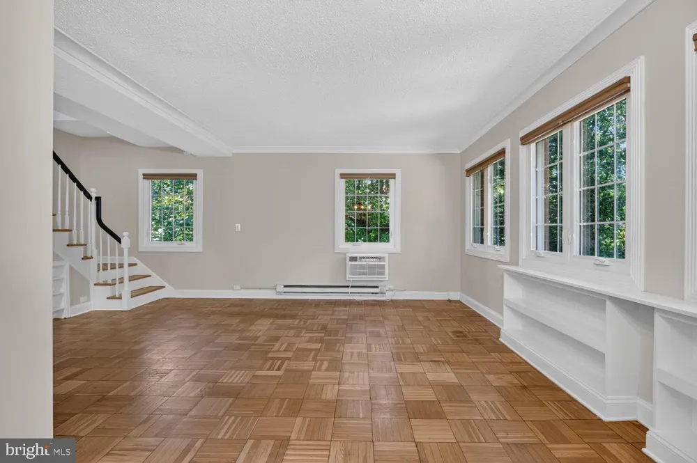 1557 MOUNT EAGLE PLACE Alexandria, VA 22302