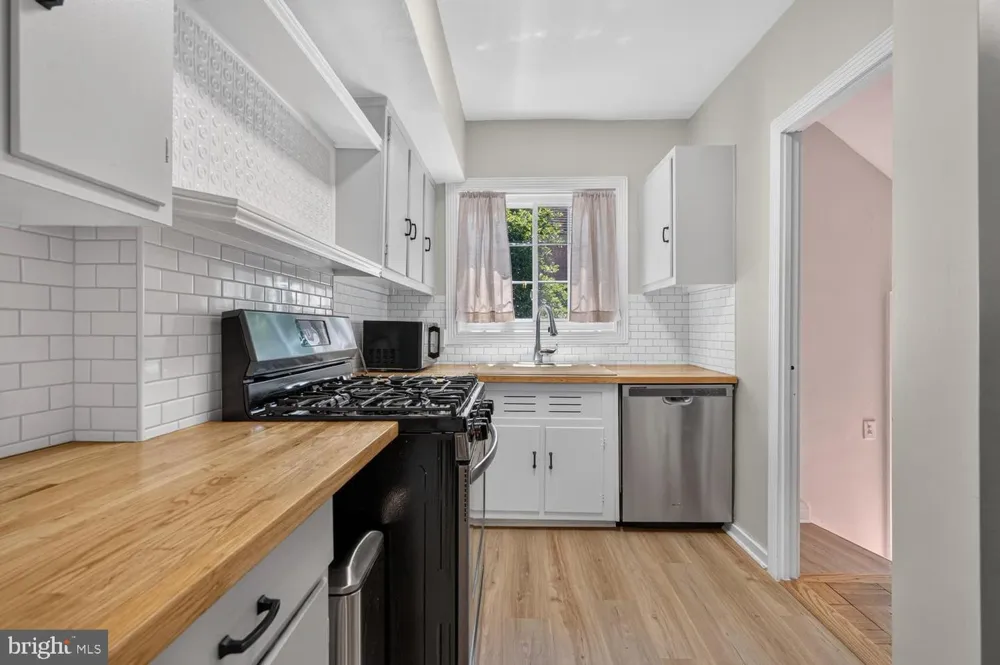 1557 MOUNT EAGLE PLACE Alexandria, VA 22302