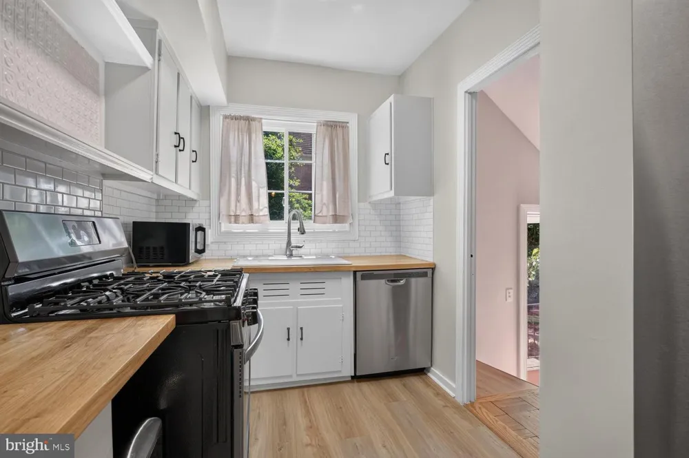 1557 MOUNT EAGLE PLACE Alexandria, VA 22302