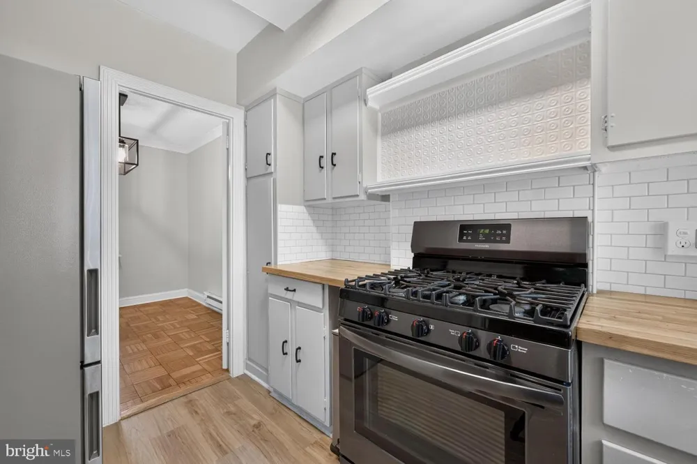 1557 MOUNT EAGLE PLACE Alexandria, VA 22302