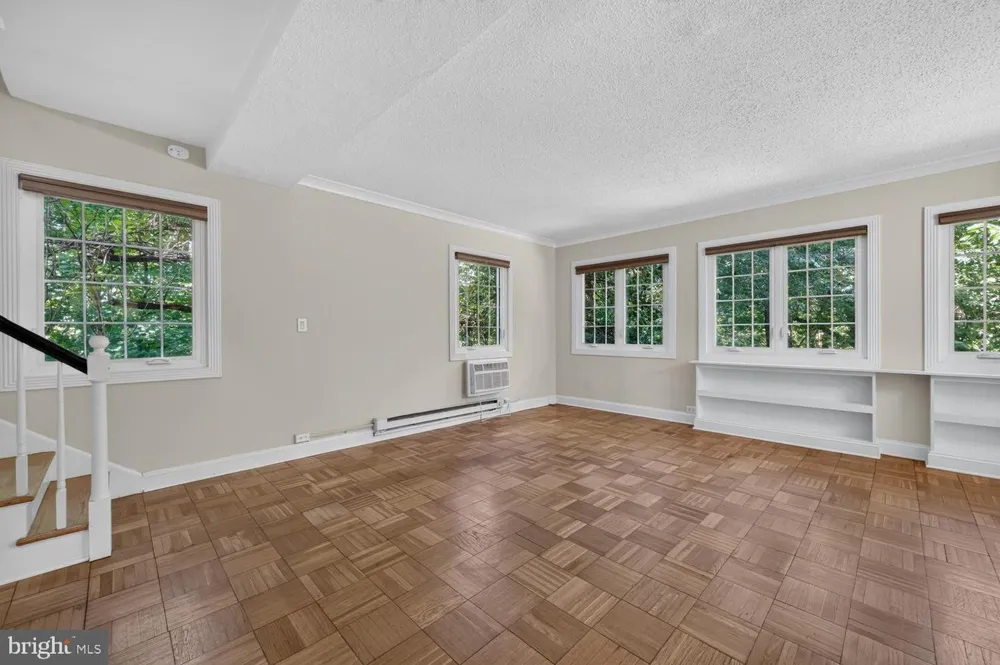 1557 MOUNT EAGLE PLACE Alexandria, VA 22302