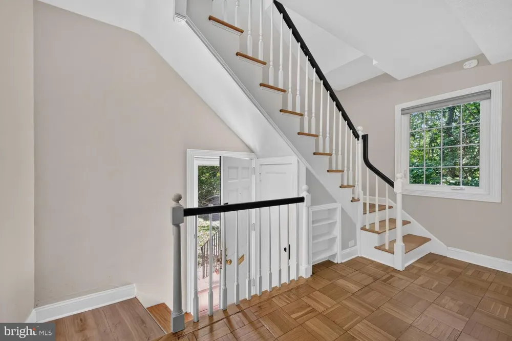 1557 MOUNT EAGLE PLACE Alexandria, VA 22302