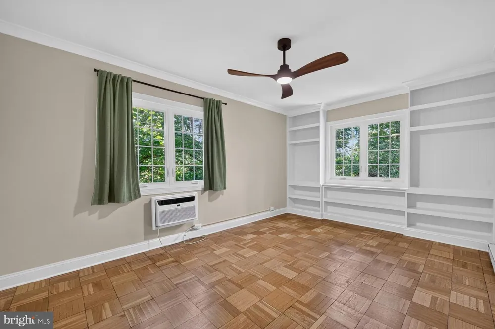 1557 MOUNT EAGLE PLACE Alexandria, VA 22302