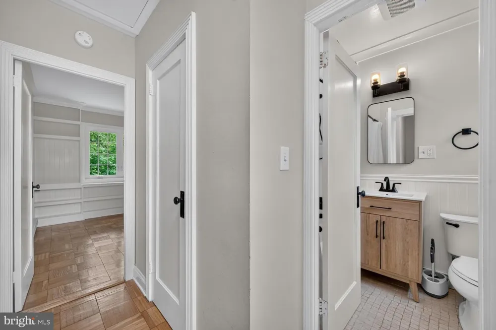 1557 MOUNT EAGLE PLACE Alexandria, VA 22302