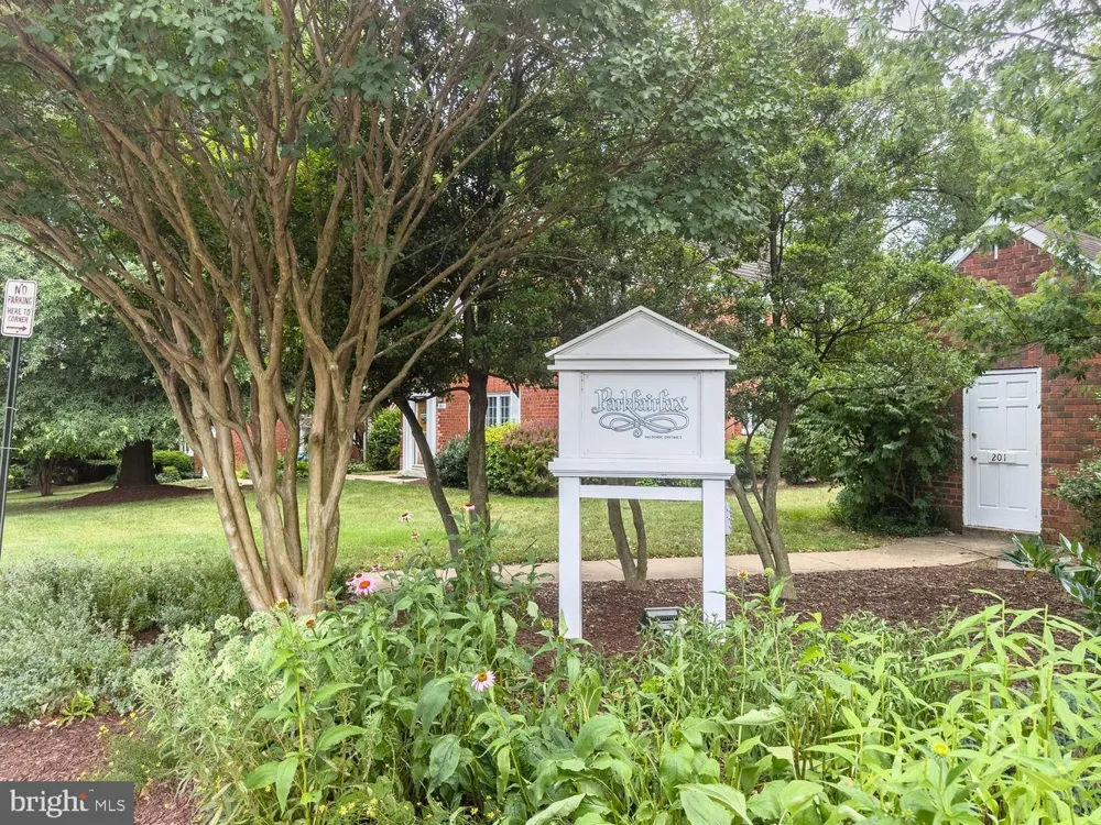 1557 MOUNT EAGLE PLACE Alexandria, VA 22302