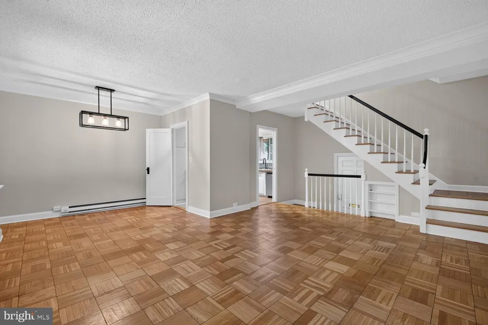 1557 MOUNT EAGLE PLACE Alexandria, VA 22302