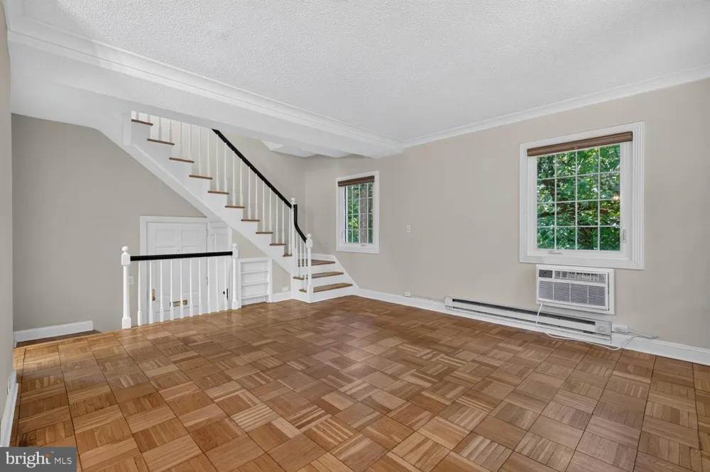 1557 MOUNT EAGLE PLACE Alexandria, VA 22302