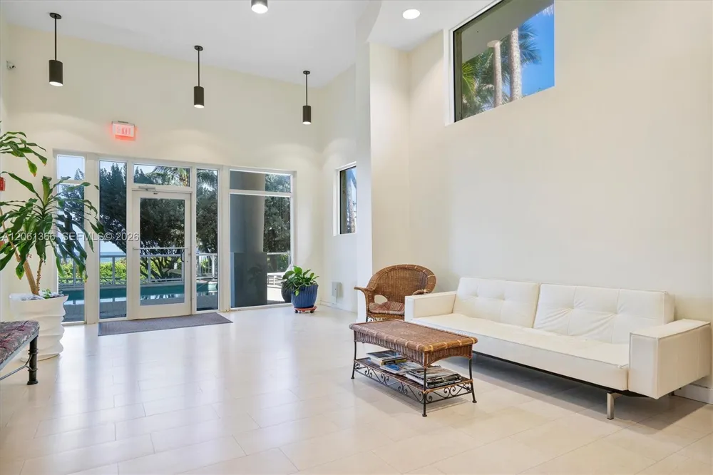 8911 Collins Ave #802 Surfside, FL 33154