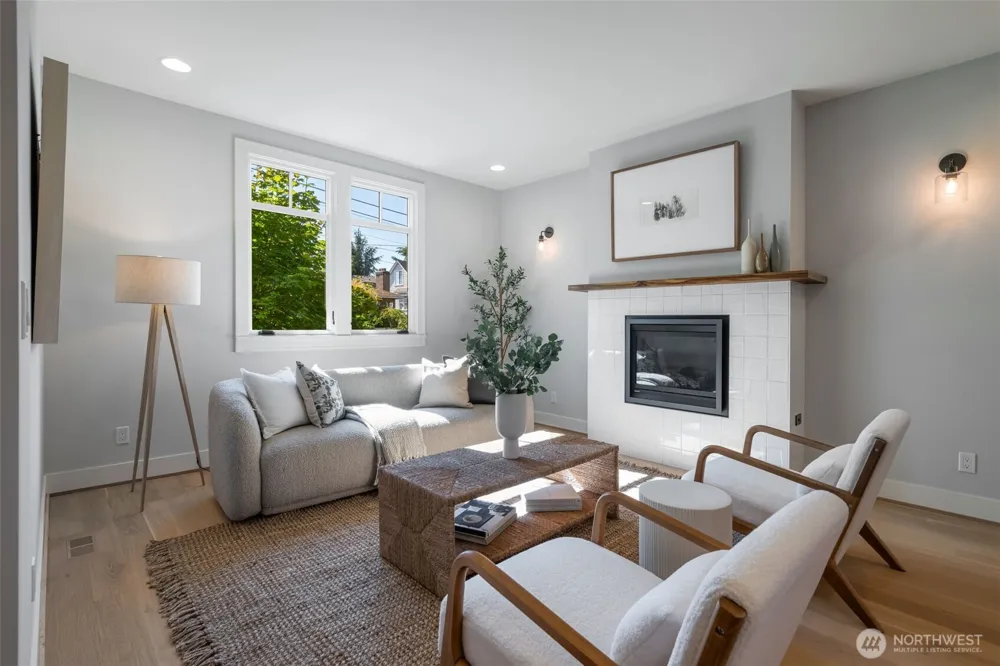 2910 9th Avenue W Seattle, WA 98119