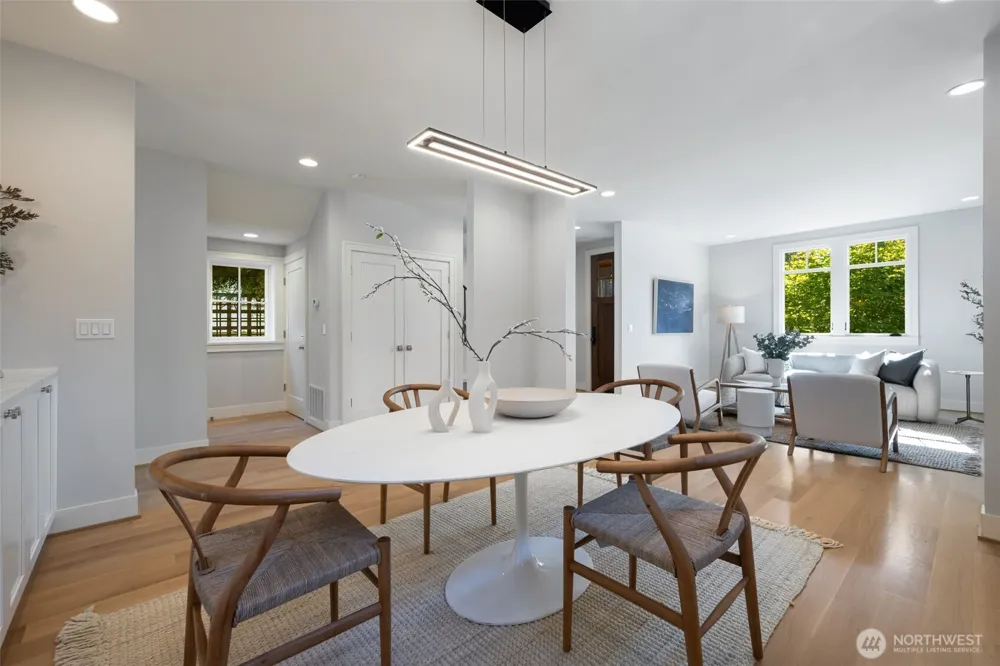 2910 9th Avenue W Seattle, WA 98119