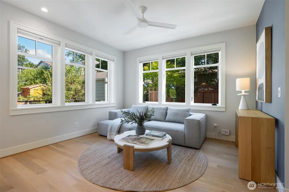 2910 9th Avenue W Seattle, WA 98119
