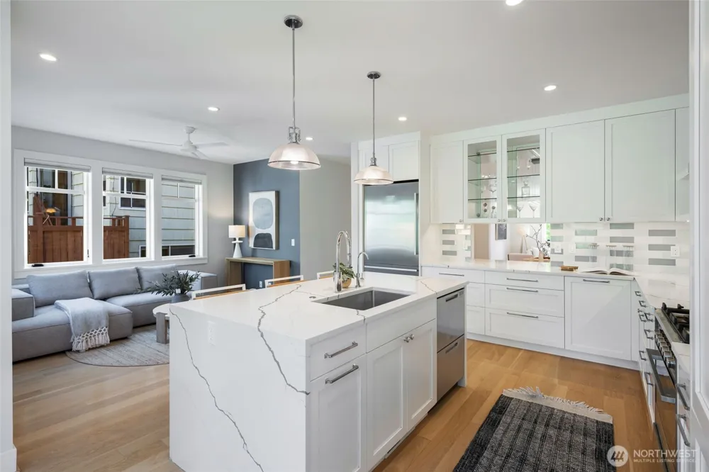 2910 9th Avenue W Seattle, WA 98119