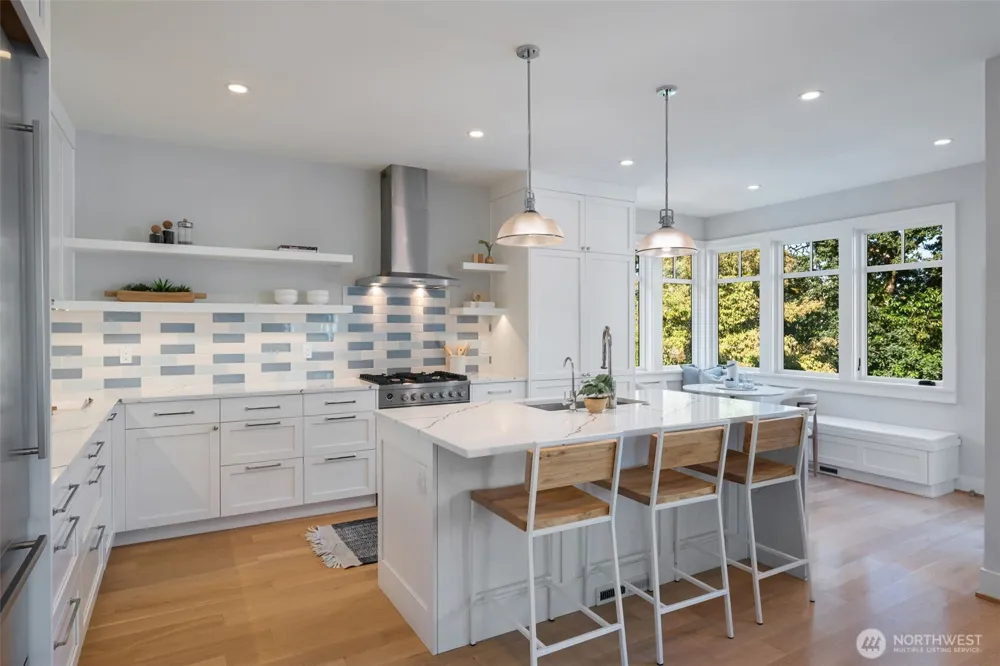 2910 9th Avenue W Seattle, WA 98119