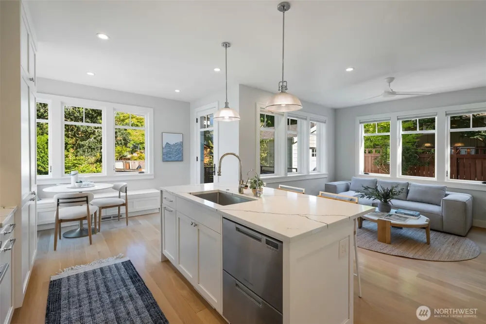 2910 9th Avenue W Seattle, WA 98119