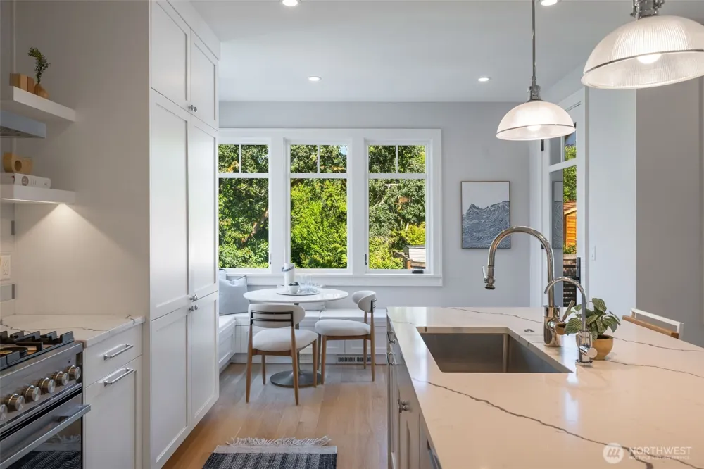 2910 9th Avenue W Seattle, WA 98119