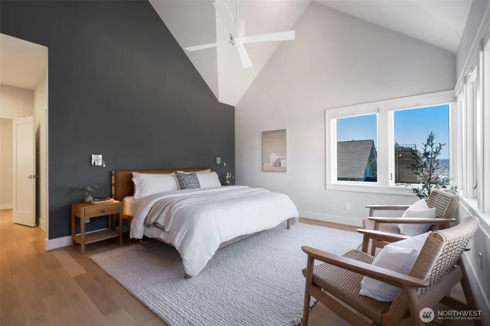 2910 9th Avenue W Seattle, WA 98119