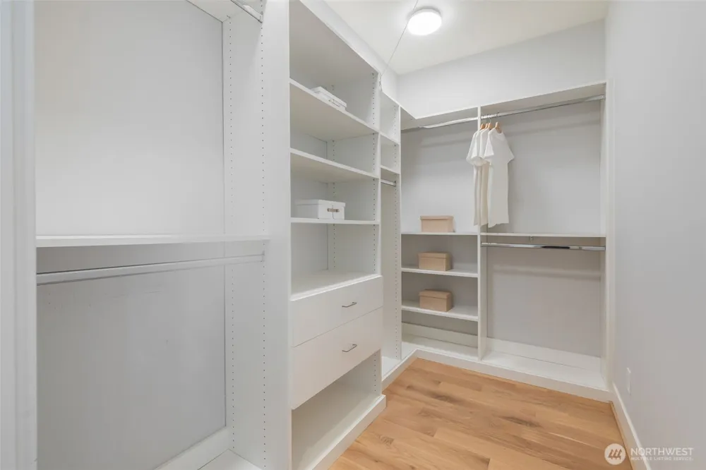 2910 9th Avenue W Seattle, WA 98119