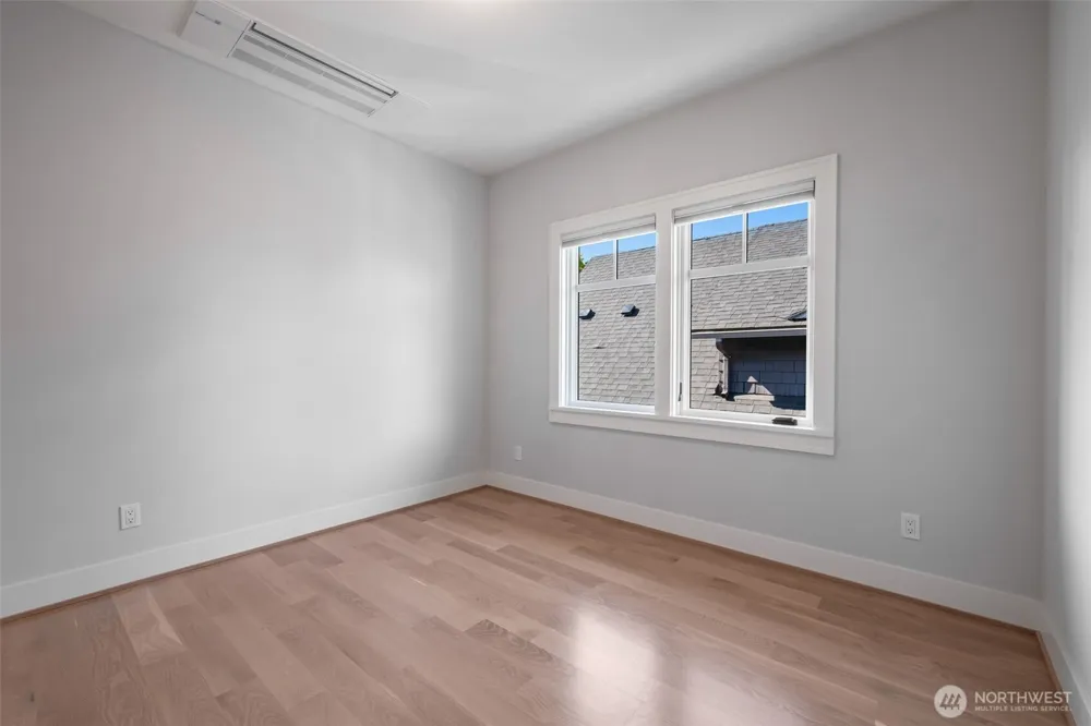 2910 9th Avenue W Seattle, WA 98119
