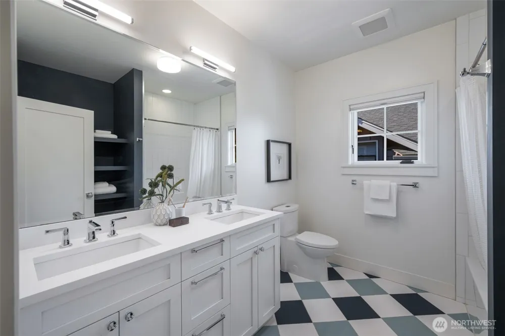 2910 9th Avenue W Seattle, WA 98119