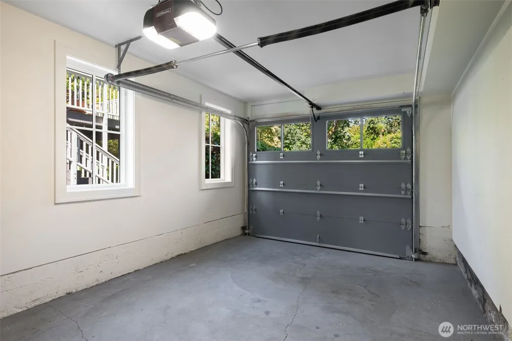 2910 9th Avenue W Seattle, WA 98119