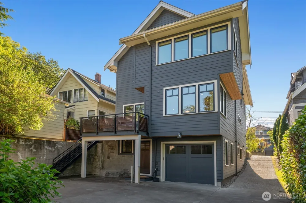 2910 9th Avenue W Seattle, WA 98119