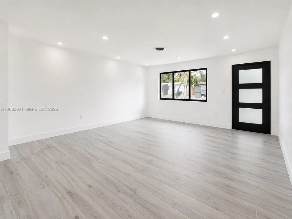 1141 NE 166th St North Miami Beach, FL 33162