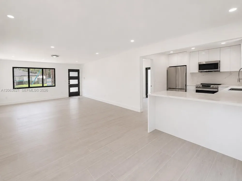 1141 NE 166th St North Miami Beach, FL 33162