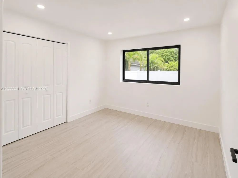 1141 NE 166th St North Miami Beach, FL 33162