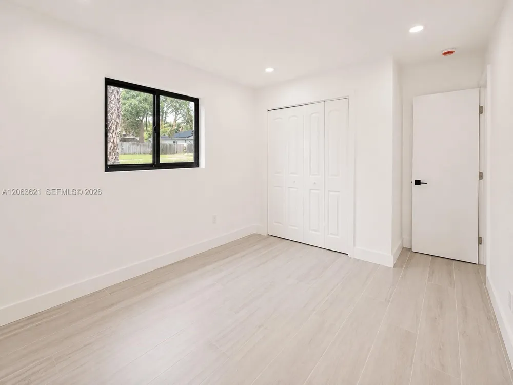 1141 NE 166th St North Miami Beach, FL 33162
