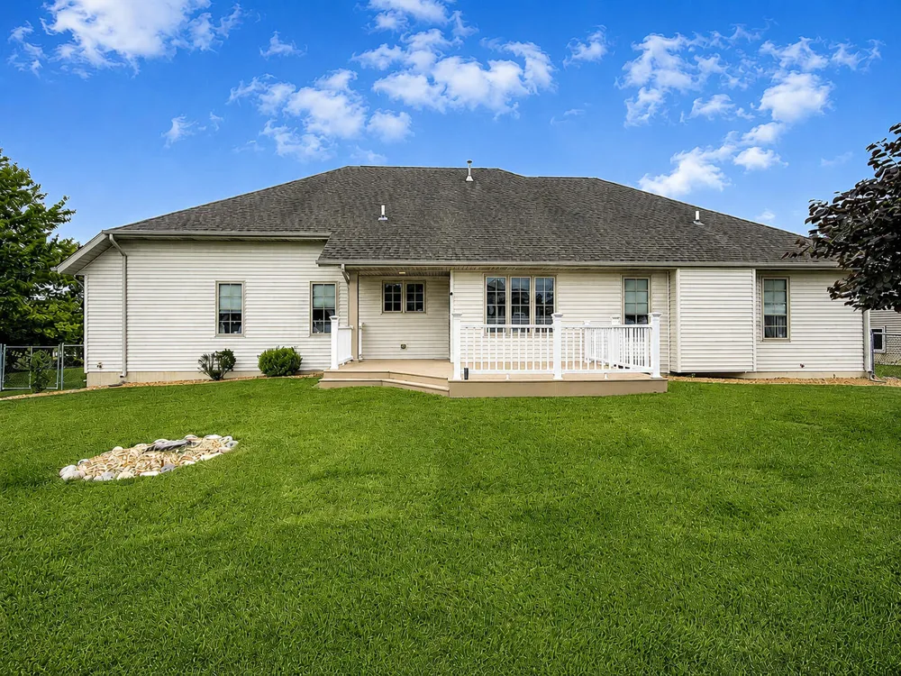 2614 Lancelot Lane Dyer, IN 46311