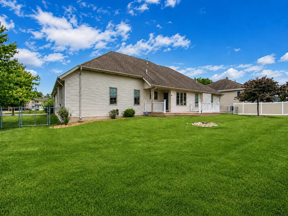 2614 Lancelot Lane Dyer, IN 46311