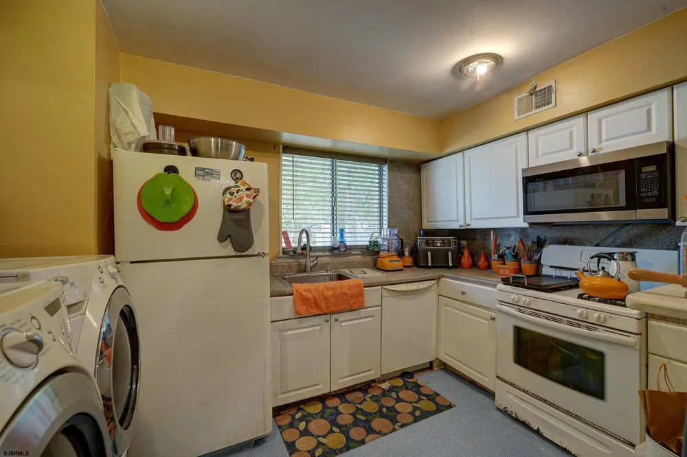 6041 Hoover Drive Mays Landing, NJ 08330