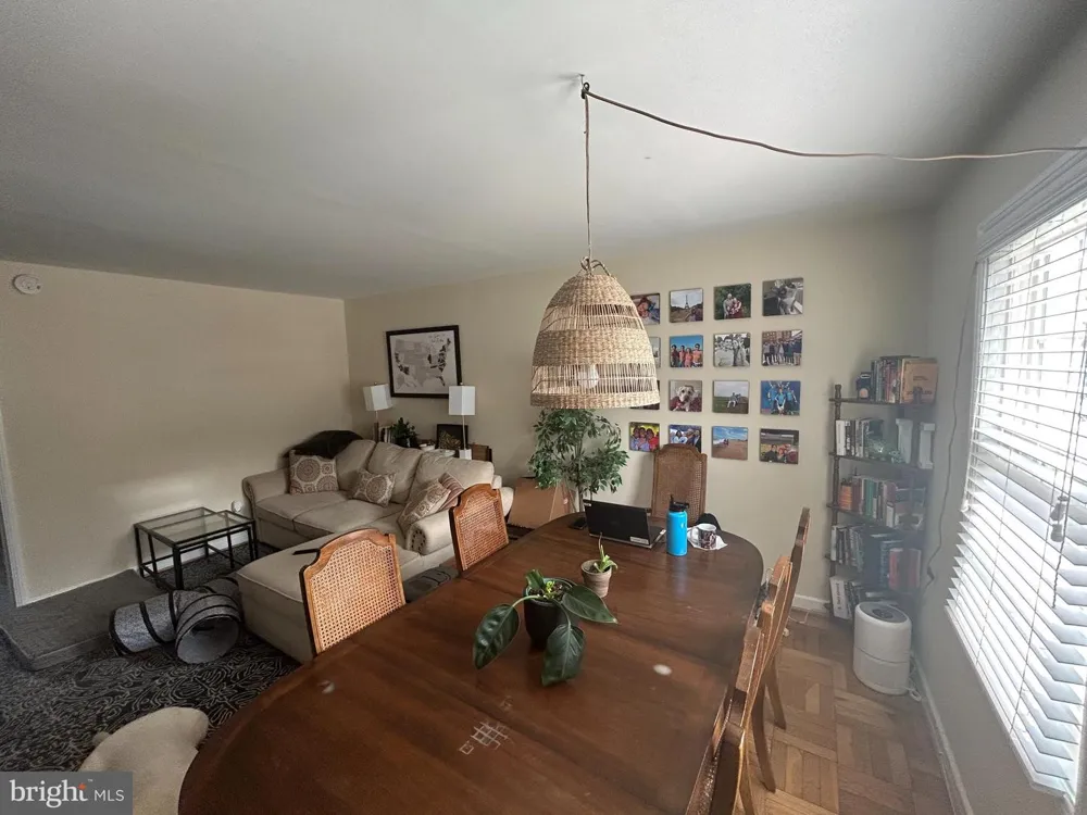 726 OAKLAND STREET Arlington, VA 22203