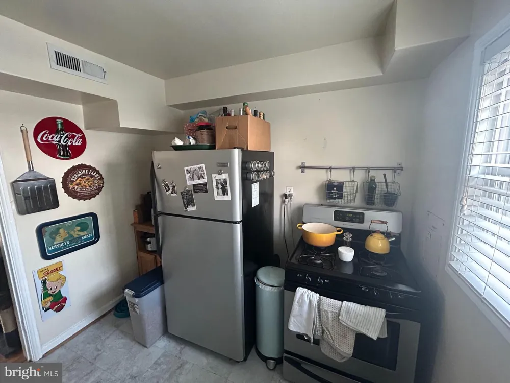 726 OAKLAND STREET Arlington, VA 22203