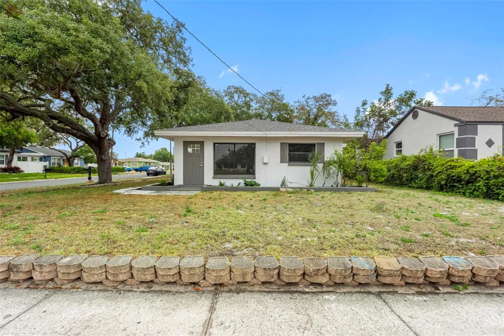 1005 APACHE TRAIL Clearwater, FL 33755