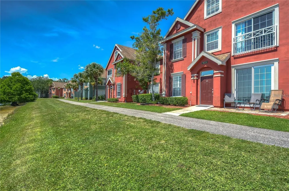 9034 LAKE CHASE ISLAND WAY #9034 Tampa, FL 33626