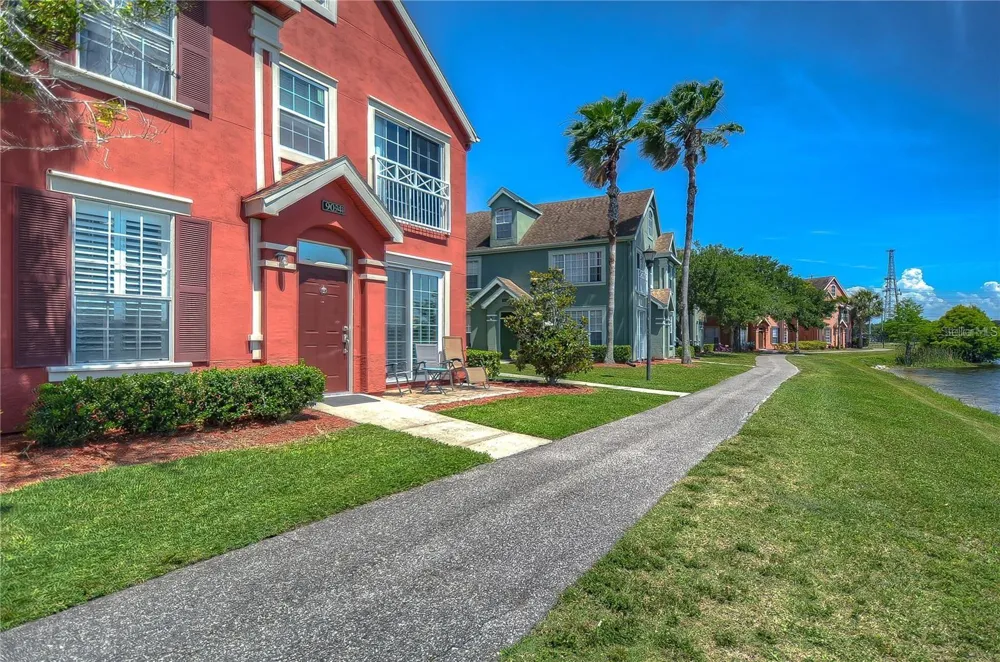 9034 LAKE CHASE ISLAND WAY #9034 Tampa, FL 33626