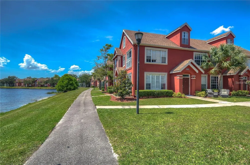 9034 LAKE CHASE ISLAND WAY #9034 Tampa, FL 33626