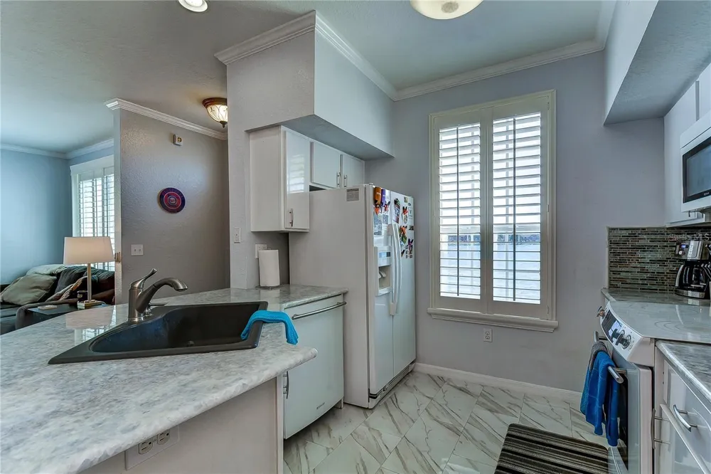 9034 LAKE CHASE ISLAND WAY #9034 Tampa, FL 33626