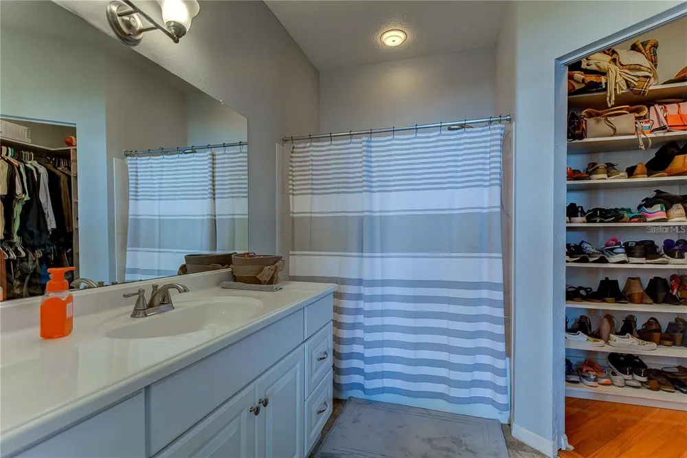 9034 LAKE CHASE ISLAND WAY #9034 Tampa, FL 33626