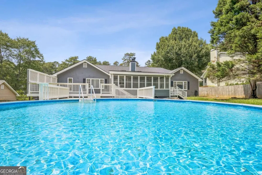 1192 Lakeview RD Grayson, GA 30017