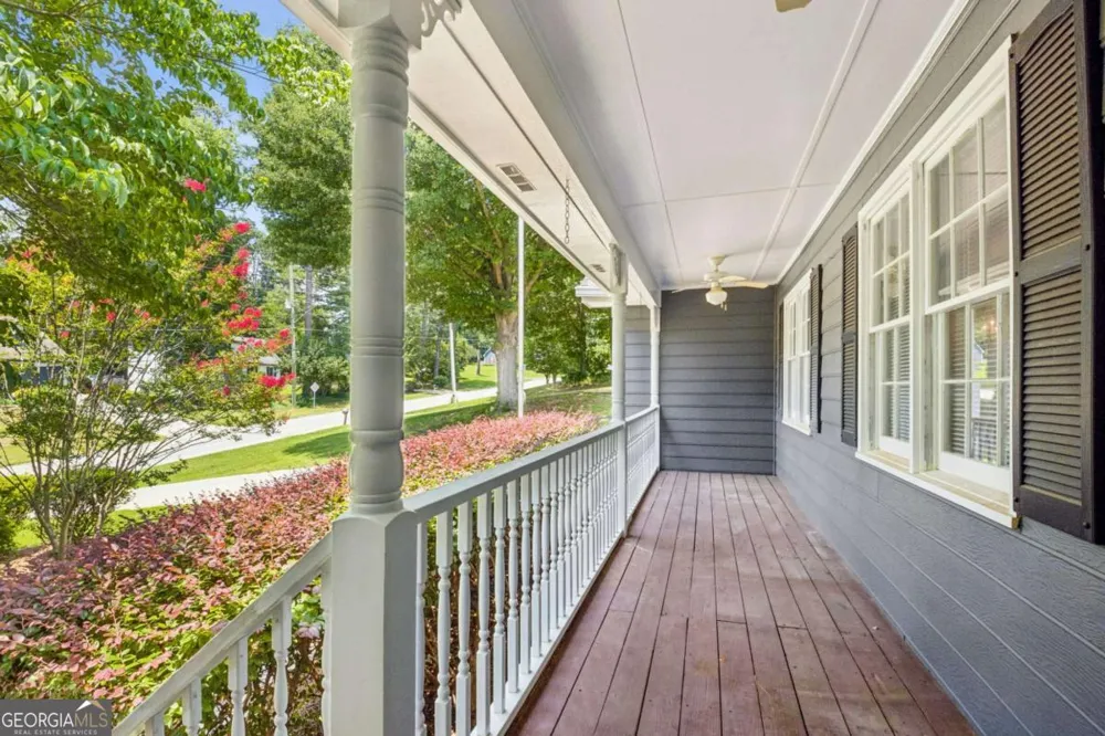 1192 Lakeview RD Grayson, GA 30017
